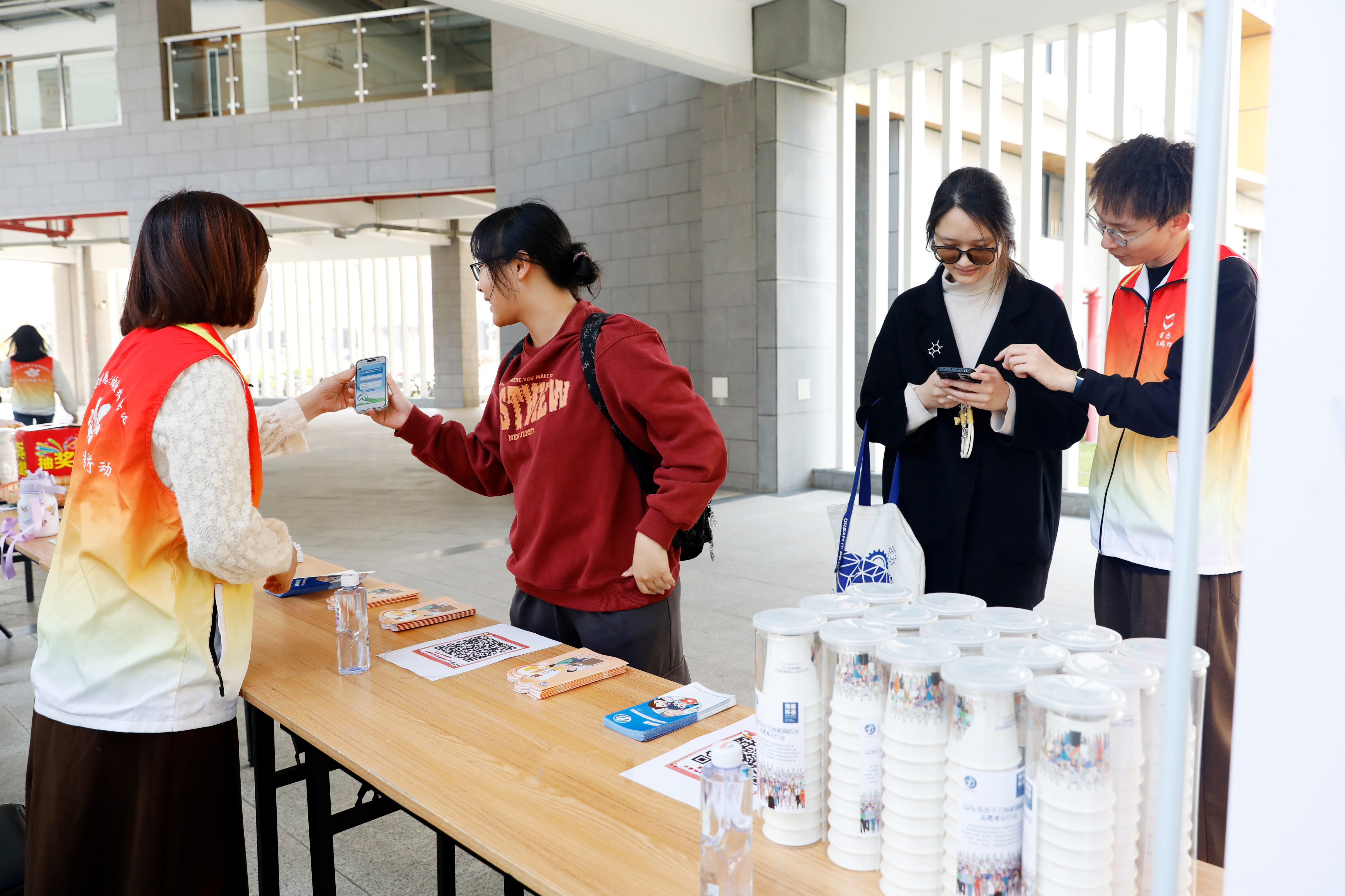 _16A0525.jpg _16A0525.jpg