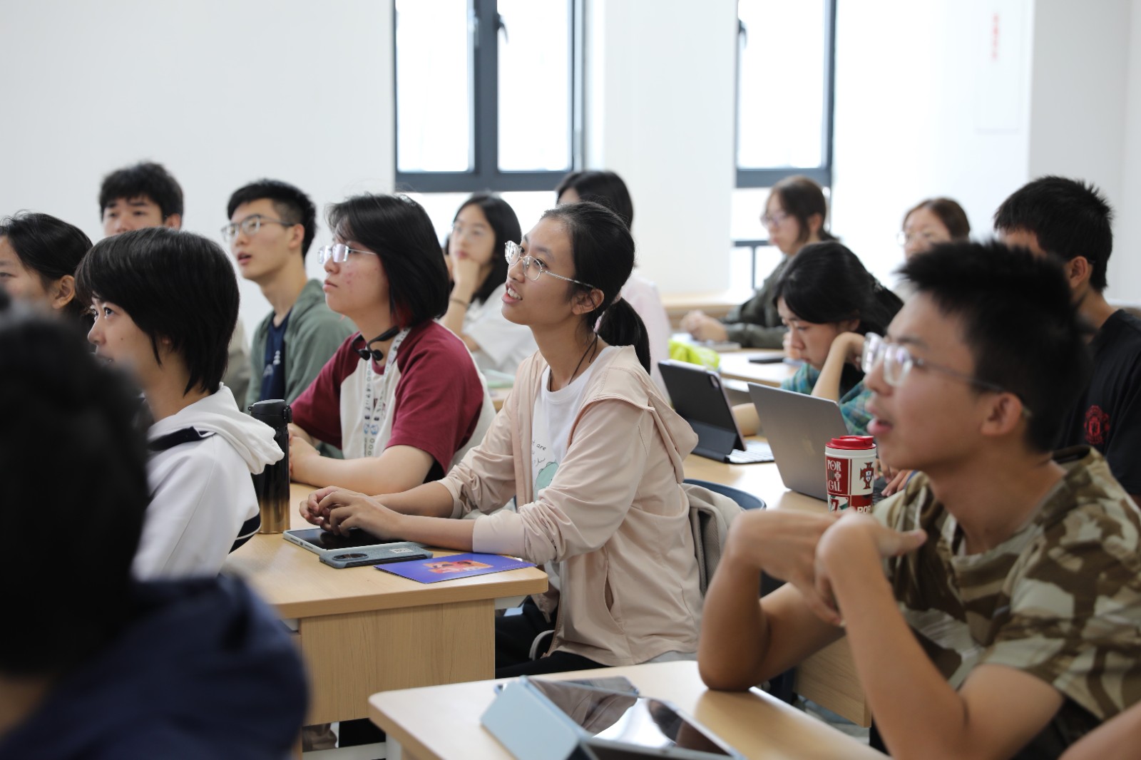 6389355109437482671779136