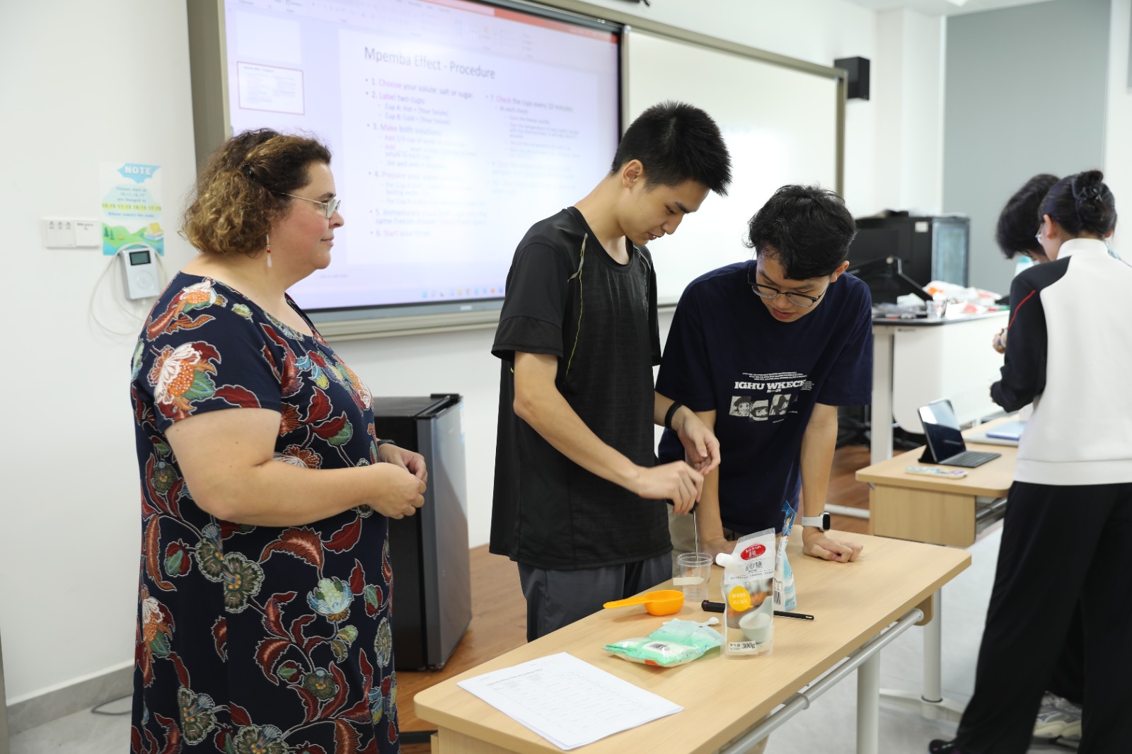 6389355135444196866328780