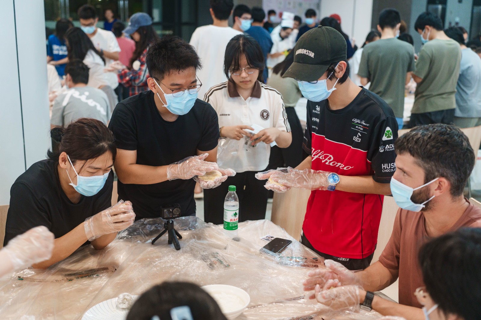 6389570622708292981400369