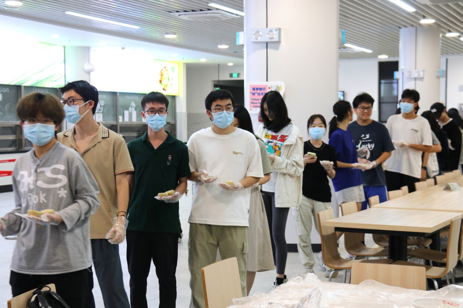 6389570625976542022817328