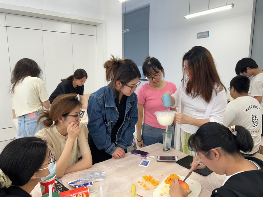 6389991808601216292928745